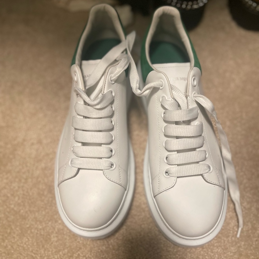 Alexander McQueen Over sized sneaker (Green and white) Used in great condition